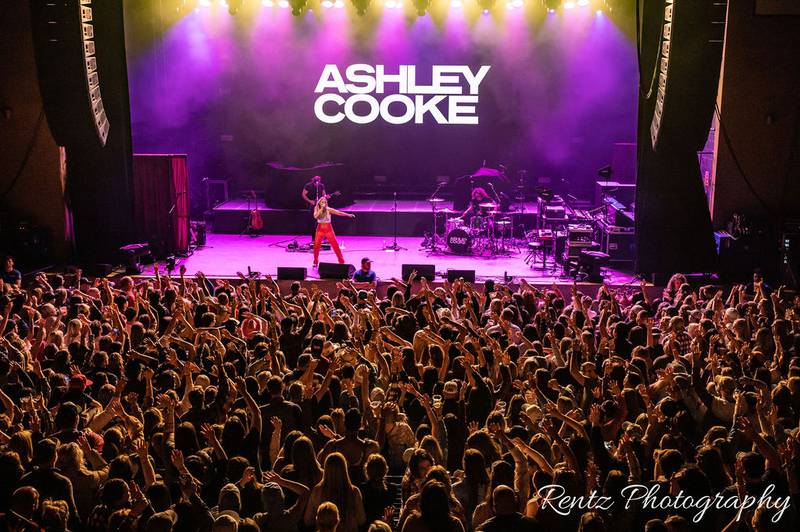 Check the photos from Brett Young, Morgan Evans, & Ashley Cooke's concert at KEMBA LIVE! in Columbus on Thursday, March 30th, 2023