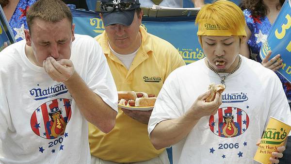 A major rule has been changed for the Joey Chestnut vs. Kobayashi hot dog eating contest on Netflix