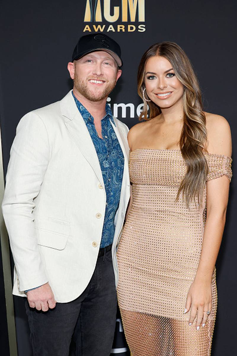 ACM Awards Red Carpet Arrivals 2023: Celebrity Style Photos With Live  Updates