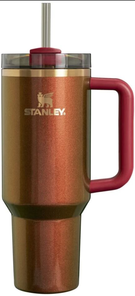 Lainey Wilson enters a new partnership with Stanley Drinkware – K99.1FM