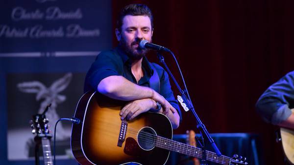 Chris Young thanks fans “I Don’t Even Have the Words” for his Dad